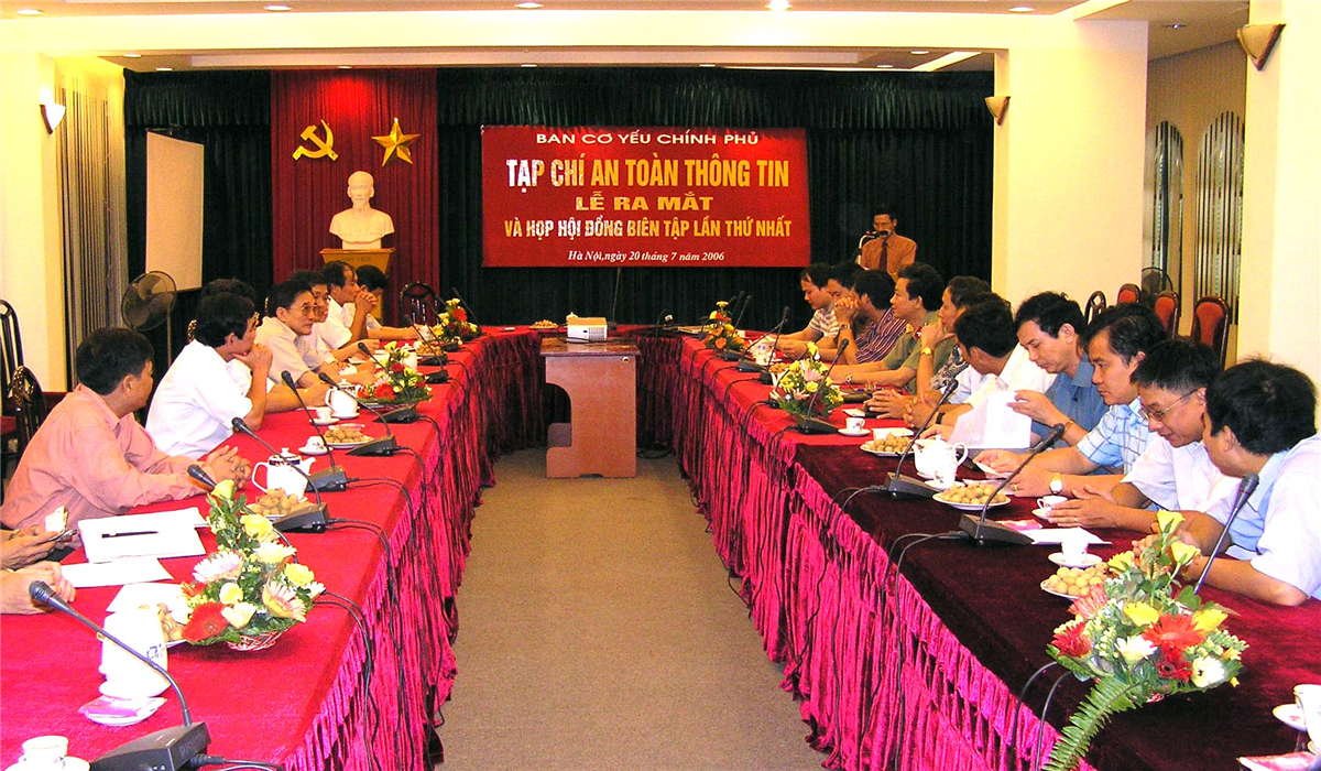 Lễ ra mắt và họp Hội đồng biên tập Tạp chí An toàn thông tin lần thứ Nhất (2006)